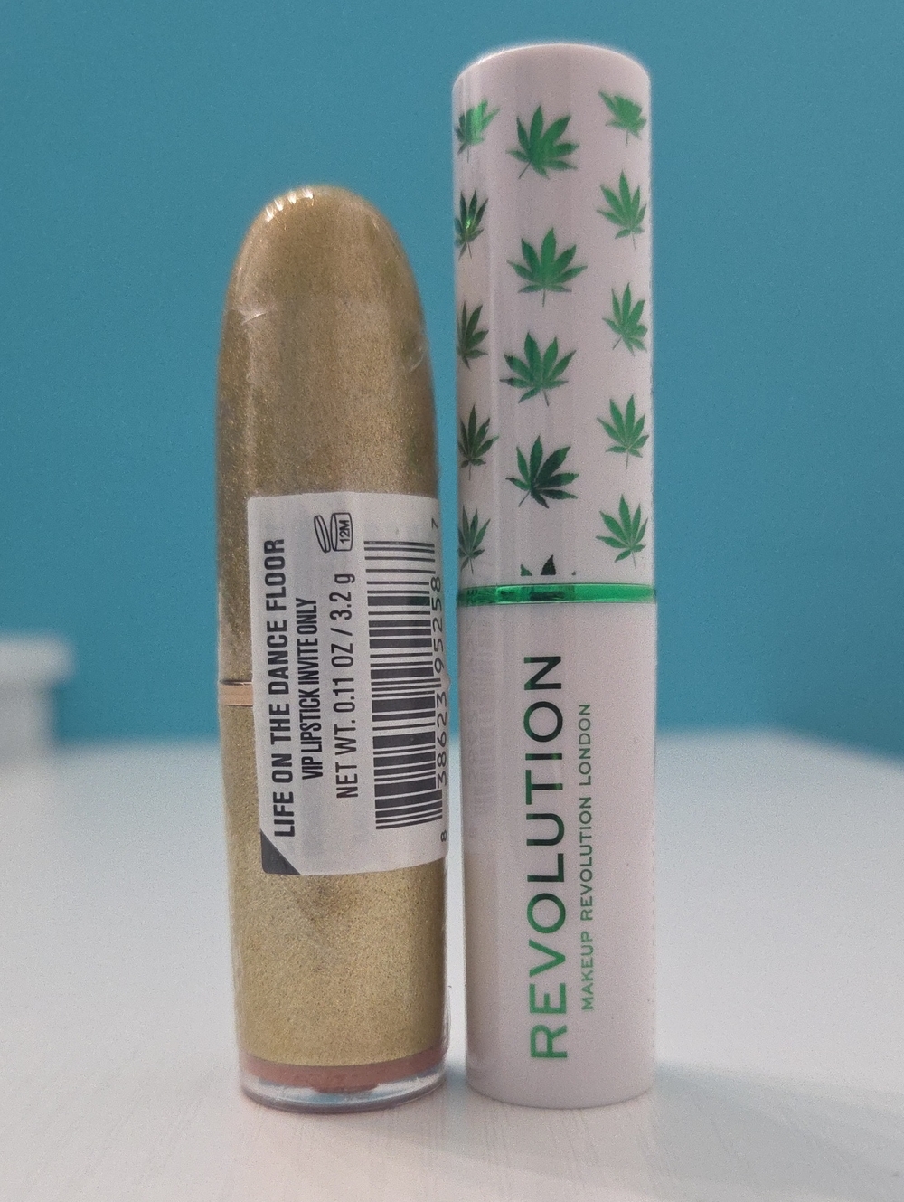 Revolution Green Leaf Lip Scrub & Gold Metallic Lip Color Duo
